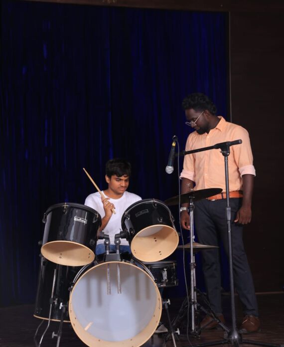 Yadhavi Music School