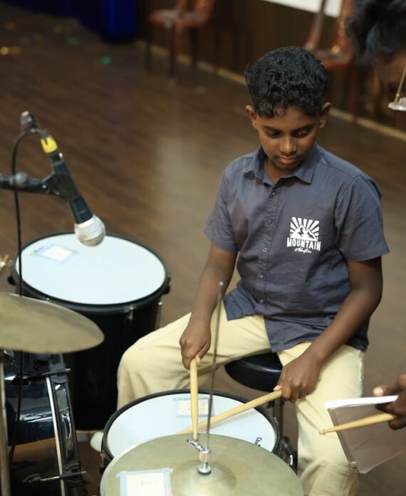 Yadhavi Music School